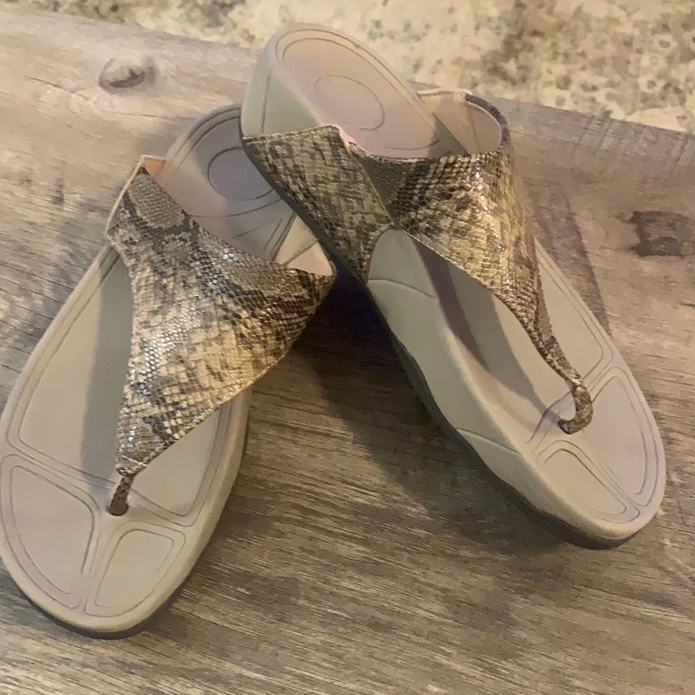 SIKETU Sandals